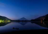 夜明けの精進湖