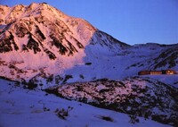 夕日を浴びる立山連峰
