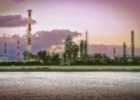 夕刻の工業地帯