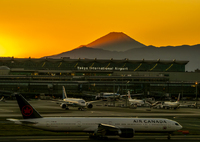 羽田の夕日と富士山と