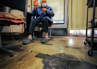 床の傷跡は彼女の歴史