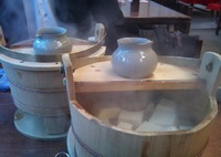 熱燗と湯豆腐のセット。清水寺の辺りで頂いた気がします。2012/1