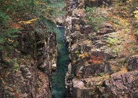 秋の渓谷