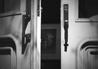 ドアの向こう側