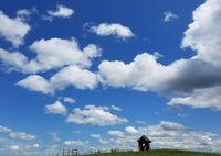 丘の上の空雲