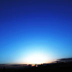 青の夜明け