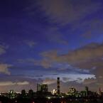 千切れ飛ぶ雲