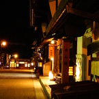 夜の木曽福島宿