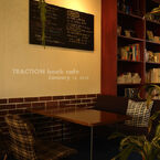 「TRACTION book cafe」