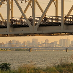 夕暮れに染まる街