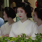 静静と