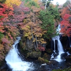 紅葉真っ盛り　竜頭の滝