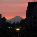 夕暮れの上り電車