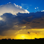 雲と夕日