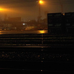 雨の貨物駅１