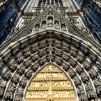 ドイツの旅　ケルン大聖堂　再度見上げて！