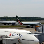 Delta 747 / A330 / Alitalia 777