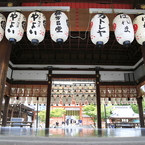 八坂神社舞殿