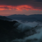 朝焼けと滝雲