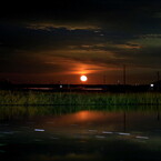 昇る月ととうふつ湖