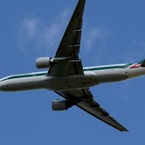 離陸（311）Alitalia 777-243  