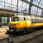 オランダ　アムステルダム中央駅に到着♪