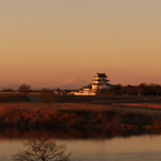 朝陽に輝く関宿の城