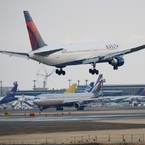 到着 DELTA 767-300