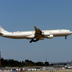 ETIHAD A340-541 出発