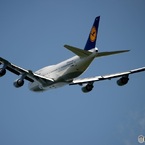 離陸　LUFTHANSA 747-430