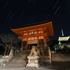 清水寺と星空