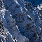 山小屋のある風景　〜岩雪に佇む〜
