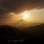 塔ノ岳山頂からの富士山と夕焼け。