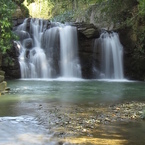 水温む～郷道の滝