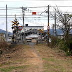 Nostalgic Town Walk28：土手道の踏切