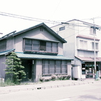 都会の真ん中ら辺で