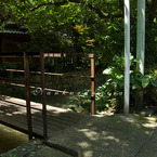 京都ー街の中の川