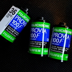三本のPROVIA 100F