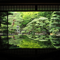 旧邸御室にて