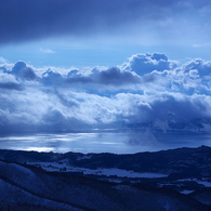 雲、晴れる。