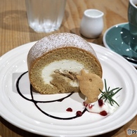 Special tea Roll cake