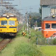 新旧電車の出会い