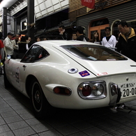 街中に来たトヨタ2000GT