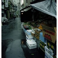 路地裏の八百屋