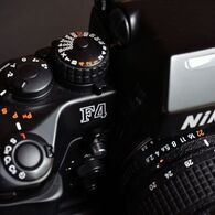 NIKON F4