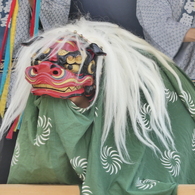 獅子舞、ちょっとおとなしめ