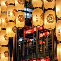 祭りの灯り