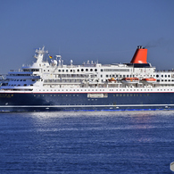 にっぽん丸横浜港へ入港-3