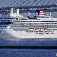 飛鳥Ⅲ 横浜港へ入港-2