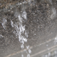 水